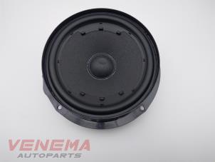 Used Speaker Volkswagen Golf VIII (CD1) 2.0 TDI BlueMotion 16V Price € 24,99 Margin scheme offered by Venema Autoparts