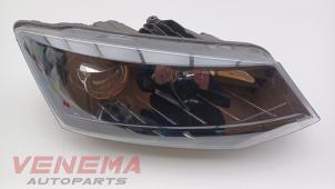 Used Headlight, right Skoda Fabia III (NJ3) 1.2 TSI 16V Price € 199,99 Margin scheme offered by Venema Autoparts