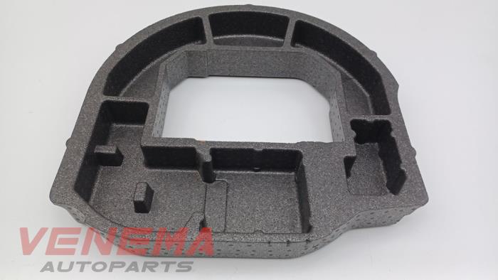 Juego de reparación de neumáticos de un Audi A1 Sportback (8XA/8XF) 1.2 TFSI 2014