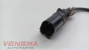 Lambda probe from a Volkswagen Passat Variant (3G5) 1.6 TDI 16V 2016