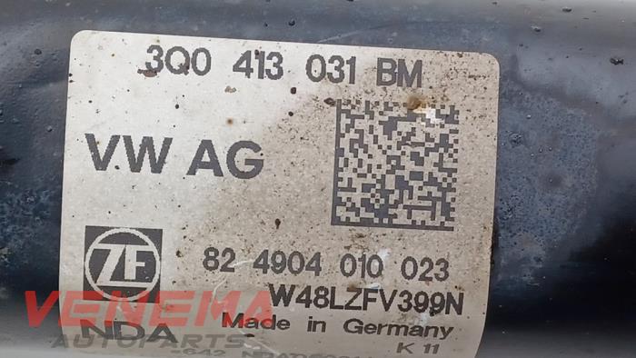 Amortyzator lewy przód z Volkswagen Passat Variant (3G5) 1.6 TDI 16V 2016