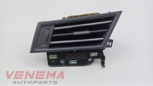 Used Dashboard vent Volkswagen Passat Variant (3G5) 1.6 TDI 16V Price € 24,99 Margin scheme offered by Venema Autoparts