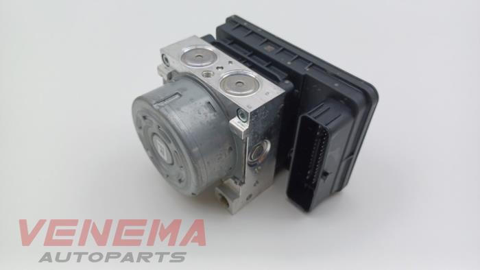 Begagnade ABS-pump Volkswagen Golf VIII (CD1) 2.0 TDI BlueMotion 16V Pris € 269,99 Marginaltabell erbjuds av Venema Autoparts