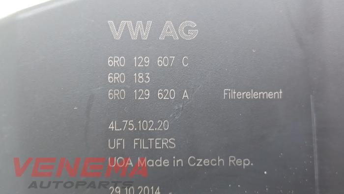 Luftfiltergehäuse van een Audi A1 Sportback (8XA/8XF) 1.2 TFSI 2014