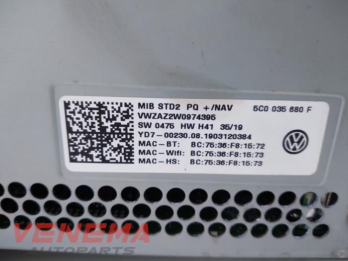 Ecran Gps d'un Volkswagen Caddy Combi IV 2.0 TDI 150 2020