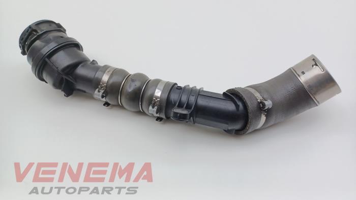 Gebrauchte Intercooler Schlauch Mercedes A (177.0) 1.5 A-180d Preis € 69,99 Margenregelung angeboten von Venema Autoparts