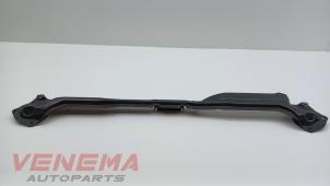 Używane Tuleja rozpórki Ford Kuga II (DM2) 1.5 EcoBoost 16V 150 Cena € 74,99 Procedura marży oferowane przez Venema Autoparts