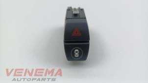 Gebrauchte Panikbeleuchtung Schalter BMW X5 (F15) xDrive 40e PHEV 2.0 Preis € 14,99 Margenregelung angeboten von Venema Autoparts