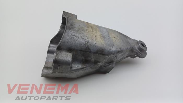 Used Engine mount Mercedes Sprinter 3,5t (906.63) 316 CDI 16V Price € 24,99 Margin scheme offered by Venema Autoparts