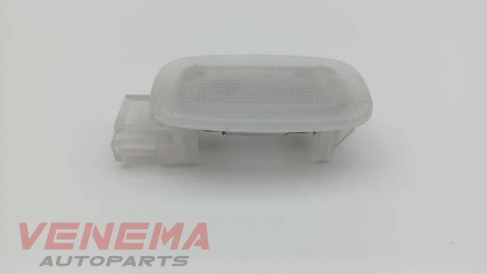 Begagnade Innerbelysning, fram Mercedes ML II (164/4JG) 3.0 ML-280 CDI 4-Matic V6 24V Pris € 9,99 Marginaltabell erbjuds av Venema Autoparts