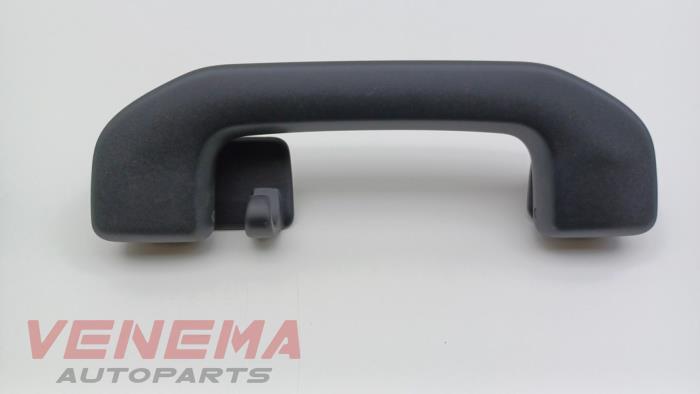 Begagnade Handtag Mercedes A (W176) 1.6 A-180 16V Pris € 9,99 Marginaltabell erbjuds av Venema Autoparts