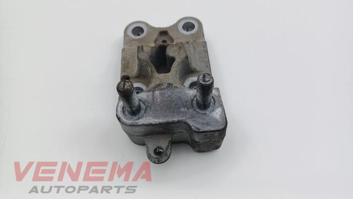 Engine mount from a Ford Fiesta 6 (JA8) 1.0 EcoBoost 12V 100 2015