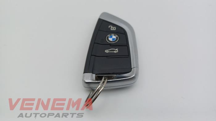Używane Klucz BMW X5 (F15) xDrive 40e PHEV 2.0 Cena € 69,99 Procedura marży oferowane przez Venema Autoparts