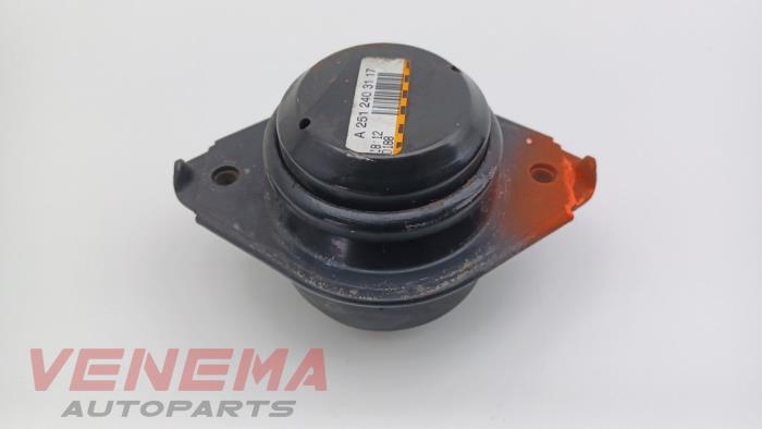 Used Engine mount Mercedes ML II (164/4JG) 3.0 ML-280 CDI 4-Matic V6 24V Price € 14,99 Margin scheme offered by Venema Autoparts