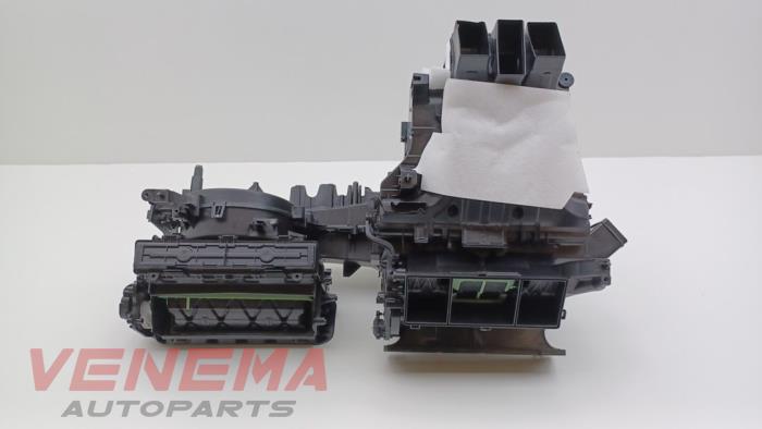 Begagnade Värmarhus Skoda Kamiq 1.0 TSI 12V Pris € 149,99 Marginaltabell erbjuds av Venema Autoparts