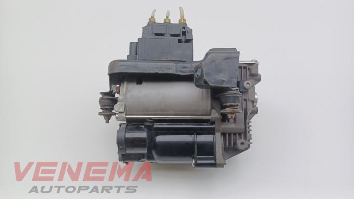 Usados Luftpump (fjädring) Mercedes ML II (164/4JG) 3.0 ML-280 CDI 4-Matic V6 24V Precio € 349,99 Norma de margen ofrecido por Venema Autoparts