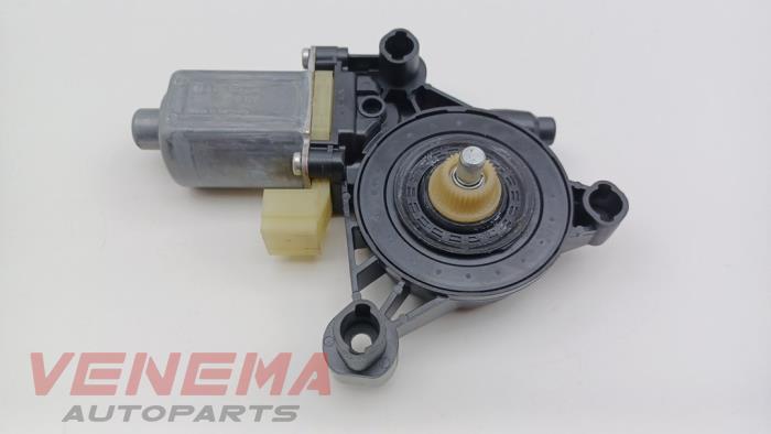 Usados Motor de ventanilla de puerta Audi A5 Sportback (F5A/F5F) 2.0 TFSI g-tron 16V Precio € 9,99 Norma de margen ofrecido por Venema Autoparts