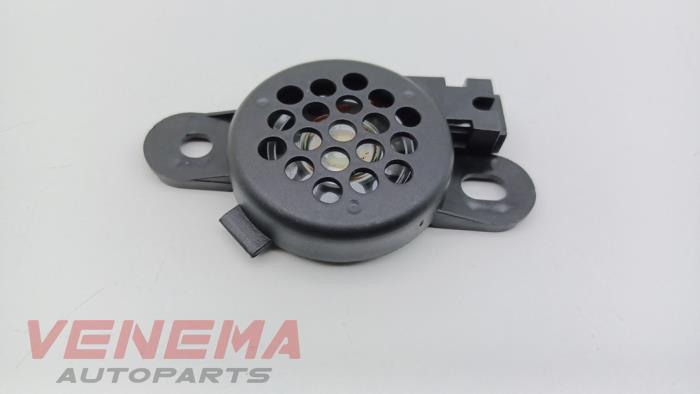 Używane Glosnik Audi A5 Sportback (F5A/F5F) 2.0 TFSI g-tron 16V Cena € 9,99 Procedura marży oferowane przez Venema Autoparts