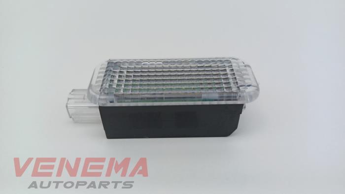Begagnade Innerbelysning Audi A5 Sportback (F5A/F5F) 2.0 TFSI g-tron 16V Pris € 9,99 Marginaltabell erbjuds av Venema Autoparts