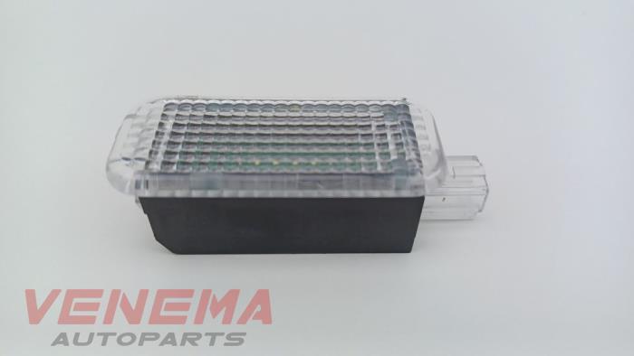 Begagnade Innerbelysning Audi A5 Sportback (F5A/F5F) 2.0 TFSI g-tron 16V Pris € 9,99 Marginaltabell erbjuds av Venema Autoparts
