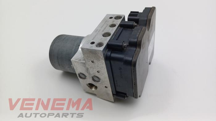 Usagé Bloc ABS Audi A5 Sportback (F5A/F5F) 2.0 TFSI g-tron 16V Prix € 399,99 Règlement à la marge proposé par Venema Autoparts
