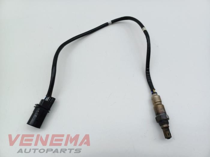 Lambda probe from a Volkswagen Passat Variant (3G5) 1.6 TDI 16V 2016