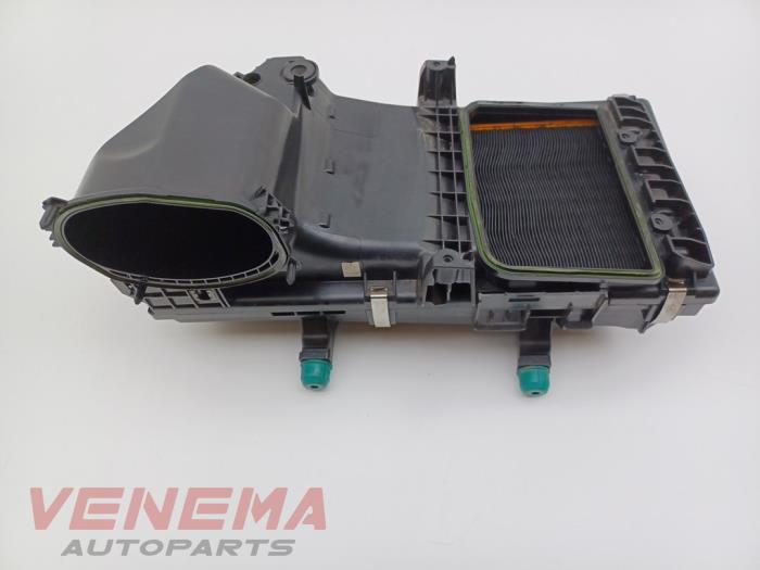 Begagnade Luftfilterhus Mercedes C Estate (S205) C-300d 2.0 Turbo 16V Pris € 44,99 Marginaltabell erbjuds av Venema Autoparts
