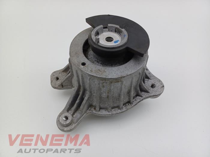 Used Engine mount Mercedes C Estate (S205) C-300d 2.0 Turbo 16V Price € 24,99 Margin scheme offered by Venema Autoparts