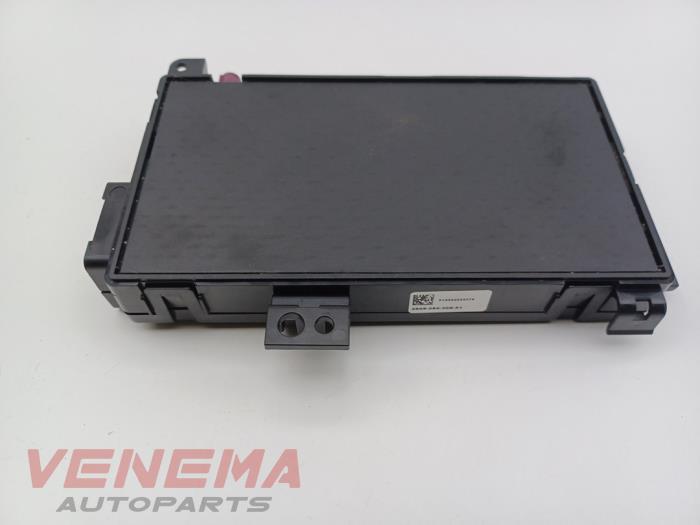 Używane Modul telefoniczny Mercedes C Estate (S205) C-300d 2.0 Turbo 16V Cena € 119,99 Procedura marży oferowane przez Venema Autoparts