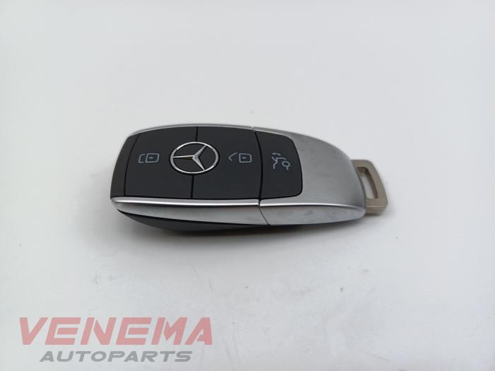 Używane Klucz Mercedes C Estate (S205) C-300d 2.0 Turbo 16V Cena € 74,99 Procedura marży oferowane przez Venema Autoparts
