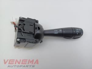 Usagé Commutateur lumière Renault Twingo III (AH) 1.0 SCe 70 12V Prix € 49,99 Règlement à la marge proposé par Venema Autoparts