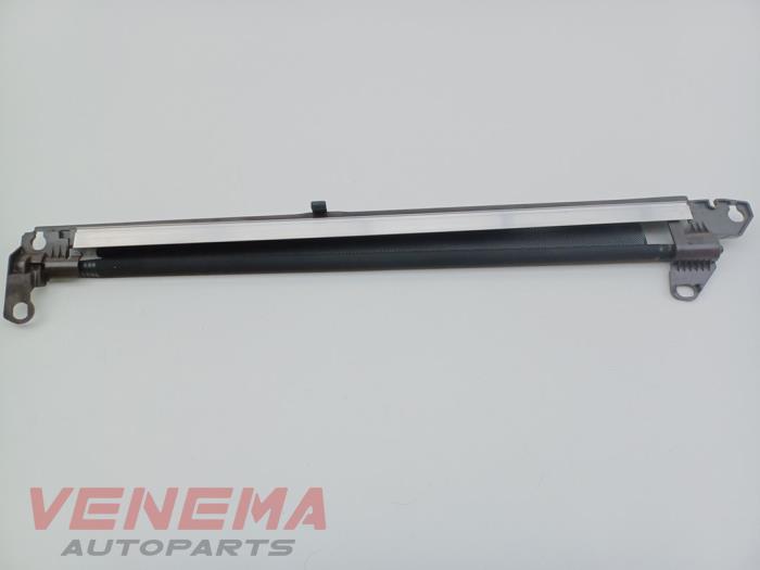Używane Roleta prawa Mercedes C Estate (S205) C-300d 2.0 Turbo 16V Cena € 79,99 Procedura marży oferowane przez Venema Autoparts