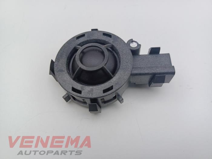 Używane Glosnik Volvo V40 (MV) 2.0 D2 16V Cena € 14,99 Procedura marży oferowane przez Venema Autoparts