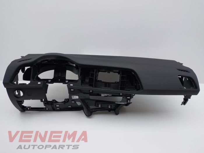 Usados Salpicadero Seat Ateca (5FPX) 1.5 TSI 16V Precio € 249,99 Norma de margen ofrecido por Venema Autoparts