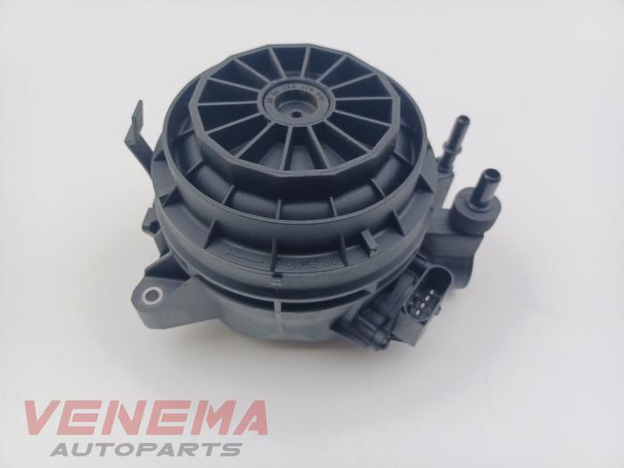 Begagnade Bränslefilter Mercedes C Estate (S205) C-300d 2.0 Turbo 16V Pris € 79,99 Marginaltabell erbjuds av Venema Autoparts