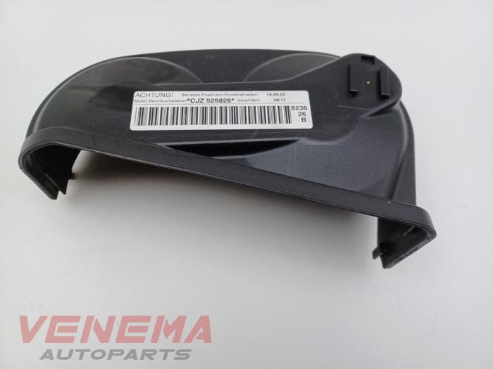 Usagé Couvercle de distribution Skoda Fabia III (NJ3) 1.2 TSI 16V Prix € 9,99 Règlement à la marge proposé par Venema Autoparts