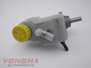 Begagnade Huvudcylinder Skoda Fabia III (NJ3) 1.0 12V Pris € 9,99 Marginaltabell erbjuds av Venema Autoparts