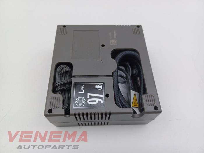 Däckpump från en Peugeot 208 II (UB/UH/UP) 1.2 Vti 12V PureTech 100 2020