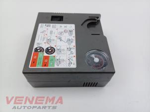 Däckpump från en Peugeot 208 II (UB/UH/UP) 1.2 Vti 12V PureTech 100 2020