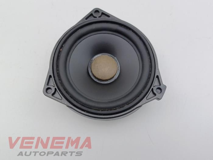 Panel speaker