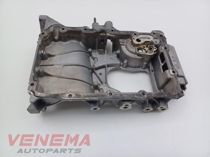 Usagé Couvercle carter Peugeot 308 (L3/L8/LB/LH/LP) 1.2 12V e-THP PureTech 130 Prix € 29,99 Règlement à la marge proposé par Venema Autoparts
