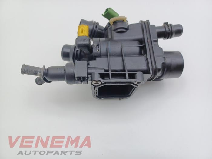 Gebrauchte Thermostatgehäuse Peugeot 308 (L3/L8/LB/LH/LP) 1.2 12V e-THP PureTech 130 Preis € 44,99 Margenregelung angeboten von Venema Autoparts