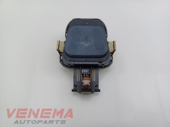 Begagnade Regnsensor Mercedes GLE (W166) 350d 3.0 V6 24V BlueTEC 4-Matic Pris € 29,99 Marginaltabell erbjuds av Venema Autoparts