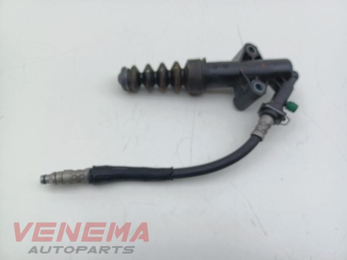 Begagnade Kopplingsledning Peugeot 208 II (UB/UH/UP) 1.2 Vti 12V PureTech 75 Pris € 49,99 Marginaltabell erbjuds av Venema Autoparts