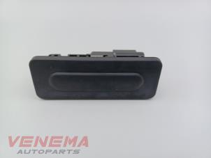 Used Tailgate handle Peugeot 208 I (CA/CC/CK/CL) 1.2 12V e-THP PureTech 110 Price € 24,99 Margin scheme offered by Venema Autoparts