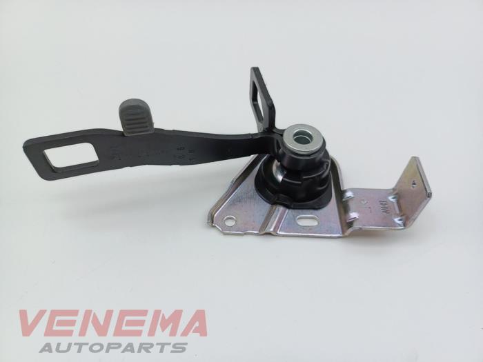 Begagnade Diverse Mini Mini (F56) 2.0 16V Cooper S Pris € 19,99 Marginaltabell erbjuds av Venema Autoparts