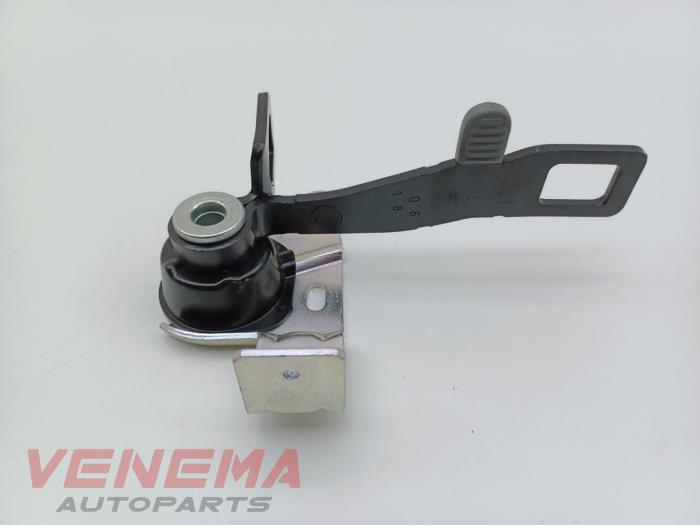 Begagnade Diverse Mini Mini (F56) 2.0 16V Cooper S Pris € 19,99 Marginaltabell erbjuds av Venema Autoparts