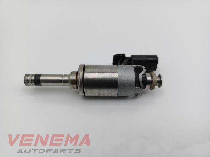 Usagé Injecteur (injection essence) Volkswagen Golf Sportsvan (AUVS) 1.2 TSI 16V BlueMOTION Prix € 24,99 Règlement à la marge proposé par Venema Autoparts