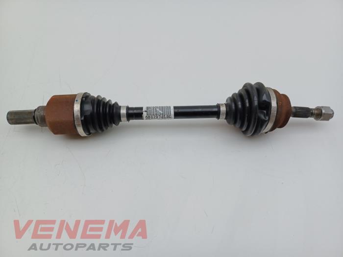 Gebrauchte Antriebswelle links vorne Peugeot 208 I (CA/CC/CK/CL) 1.2 12V e-THP PureTech 110 Preis € 179,99 Margenregelung angeboten von Venema Autoparts