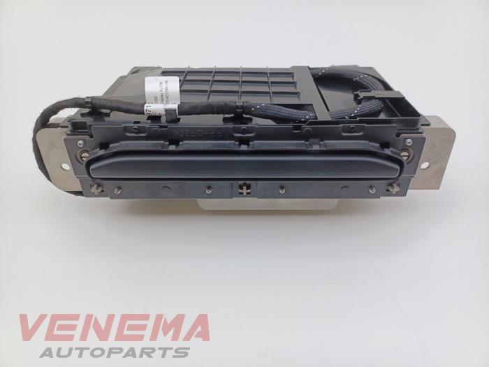 Begagnade Innerdisplay Audi Q7 (4MB/4MG) 3.0 TDI V6 24V Pris € 549,99 Marginaltabell erbjuds av Venema Autoparts